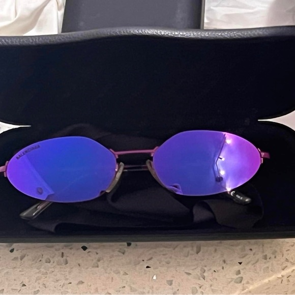 Balenciaga Sunglasses - Picture 1 of 3